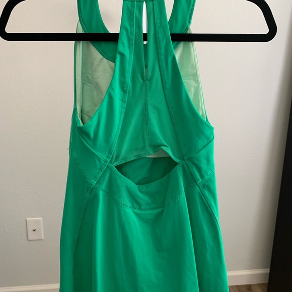 Green Tank - Picture 4 of 5